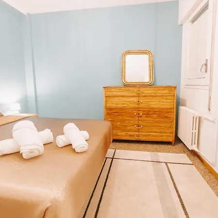 Lovely In Shared Gracia Neighborhood Apartment *